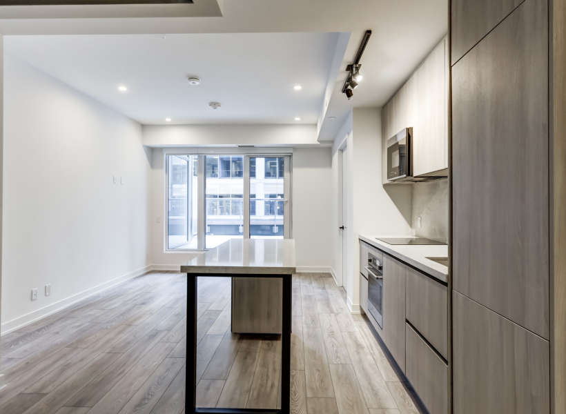 806 – 108 Peter Street