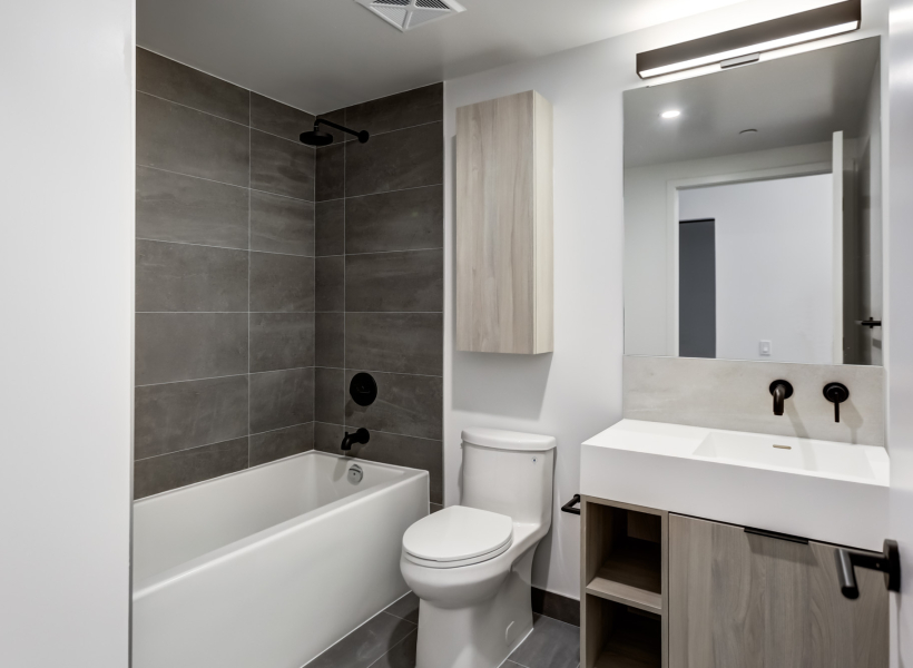 806 – 108 Peter Street