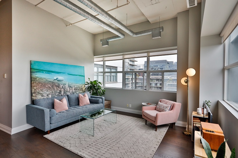 912 – 700 King Street West