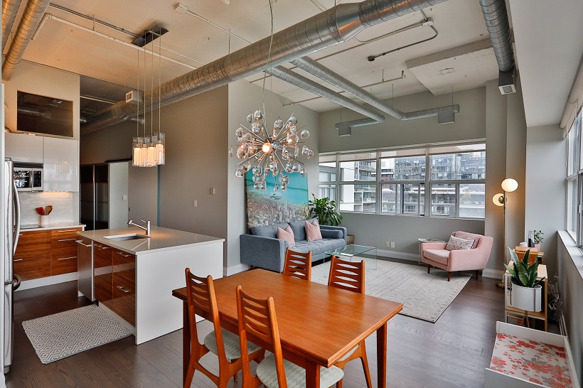 912 – 700 King Street West