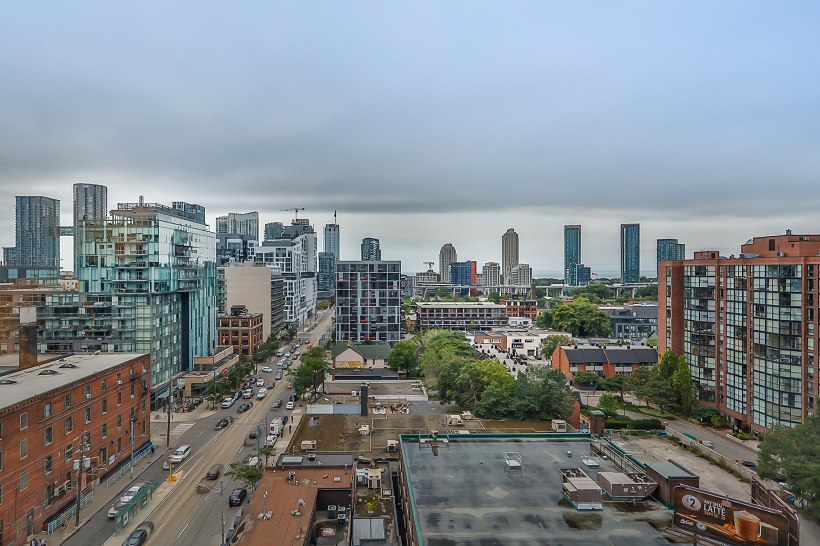912 – 700 King Street West